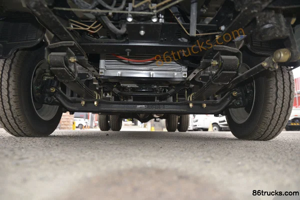 Dongfeng Xiaobawang W17 102 hp 4X2(6 wheels) 3.51m Single Row Flatbed Micro Truck (Wide Track) Chassis (1) | 86Trucks