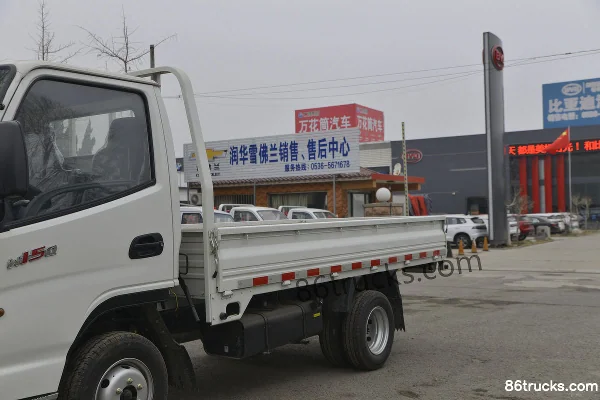 Dongfeng Xiaobawang W15 1.5L 113 hp 4X2(6 wheels) 3.35m Single Row Flatbed Light Truck (China VI) Body (1) | 86Trucks