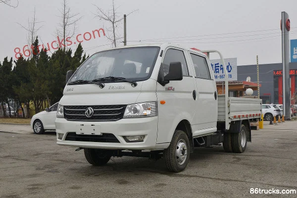 Dongfeng Xiaobawang W17 1.5L 113hp 4X2(6 wheels) 2.7m Double Row Flatbed Light Truck (China VI) Exterior (3) | 86Trucks