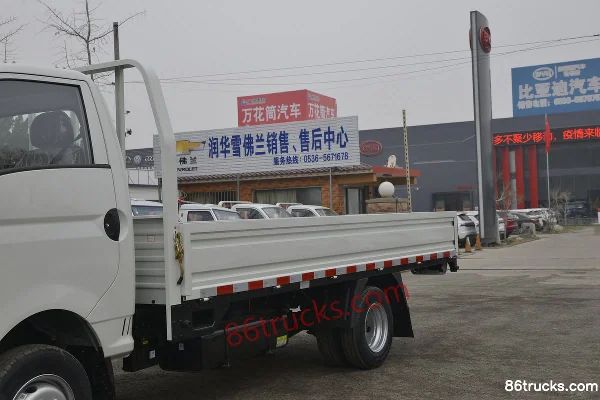 Dongfeng Xiaobawang W17 1.5L 113hp 4X2(6 wheels) 3.92m single-row flatbed light truck (China VI) Body (1) | 86Trucks