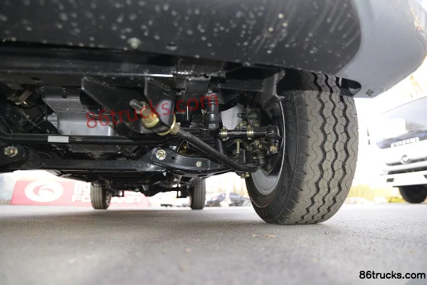Foton Sapphire 2018 Deluxe Edition 2.4L Gasoline 134 hp 4WD Double Cab Long Box Pickup Body (3) | 86Trucks