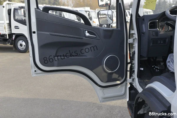 JAC Shuailing E Medium Body 132 hp 4X2(6 wheels) 4.15m Single Row Van Light Truck Cab (2) | 86Trucks