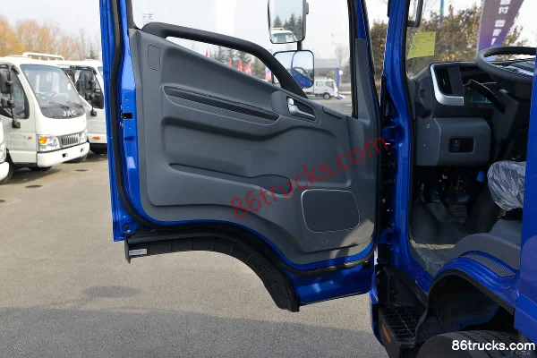JAC Shuailing Q7 Comfort Edition 160 hp 4X2(6 wheels) 5.175m single row flatbed cargo truck (China VI) Cab (2) | 86Trucks