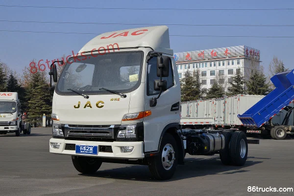 JAC Shuailing E version intermédiaire 152 ch 4X2(6 roues) camion léger fourgon cabine simple 4,15 m Extérieur (3) | 86Trucks