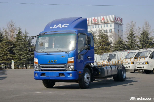 JAC Shuailing Q7 Comfort Edition 160hp 4X2(6 wheels) 4.845m Semi-row Cage Cargo Truck (China VI) Exterior (3) | 86Trucks