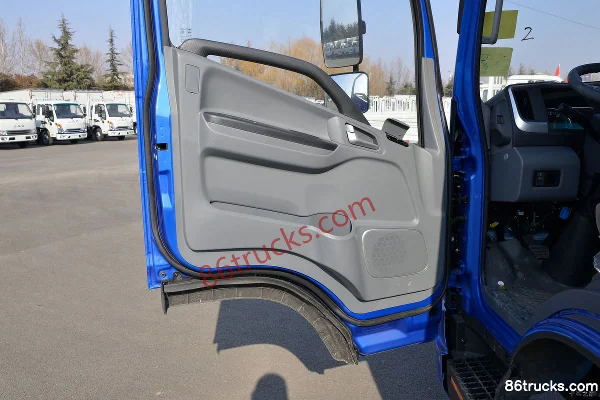 JAC Shuailing Q7 Comfort Edition 160hp 4X2(6 wheels) 4.845m Semi-row Cage Cargo Truck (China VI) Cab (2) | 86Trucks