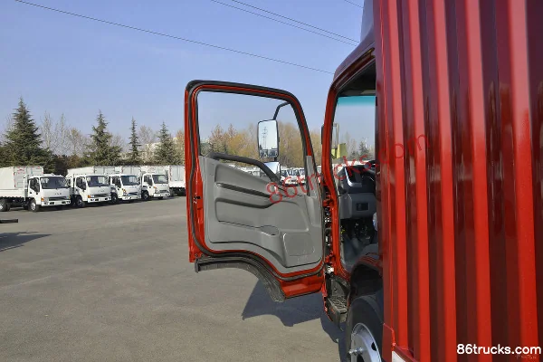 JAC Shuailing Q7 154 hp 4X2(6 wheels) 4.845m semi-row box light truck Cab (1) | 86Trucks