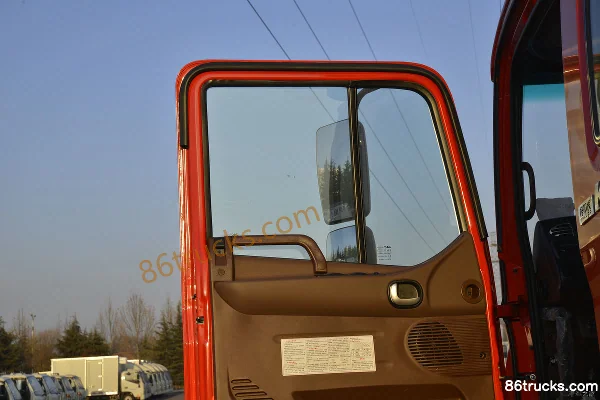 JAC Gallop K5L Heavy Truck Classic Edition 260 hp 4X2(6 wheels) Tractor Truck Cab (2) | 86Trucks