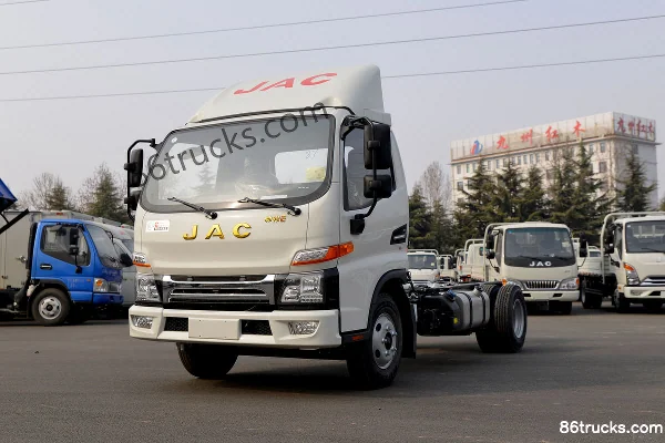 JAC Shuailing E Medium Body 160 ch 4X2(6 roues) 4,22 m cabine simple camion léger à ridelles (China VI) Extérieur (3) | 86Trucks