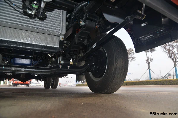 Sinotruk HOWO Tongsheng 130 ch 4X2(6 roues) 4,15 m camion fourgon à cabine simple Châssis (3) | 86Trucks