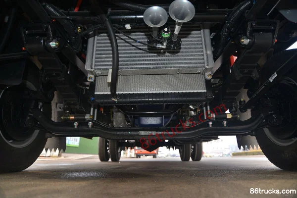 Sinotruk HOWO Tongsheng 130 ch 4X2(6 roues) 4,15 m camion fourgon à cabine simple Châssis (1) | 86Trucks