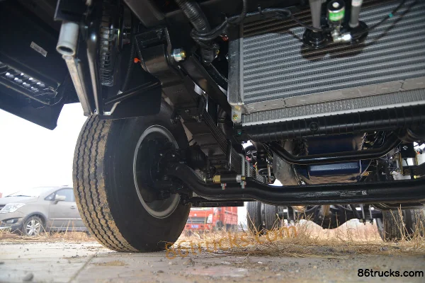 Sinotruk HOWO Tongshuai 160 hp 4X2(6 wheels) 4.165m Single Row Flatbed Light Truck (8-speed) Chassis (2) | 86Trucks