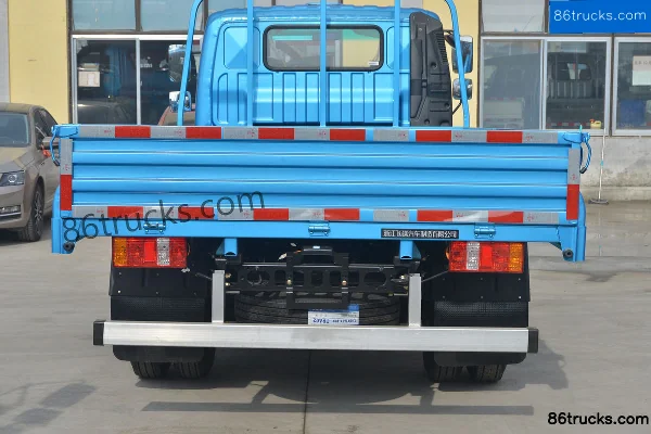 Feidi A3 Series 130 hp 4X2(6 wheels) 4.17m Single Row Flatbed Light Truck (Isuzu) Body (3) | 86Trucks