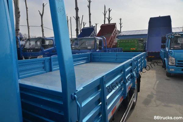 Feidi A3 Series 130 hp 4X2(6 wheels) 4.17m Single Row Flatbed Light Truck (Isuzu) Body (1) | 86Trucks