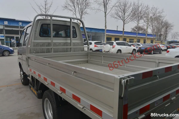 Beiqi Heibao H7 88 hp 4X2(6 wheels) 2.595m double-row flatbed truck Body (2) | 86Trucks