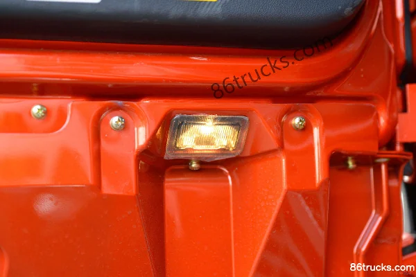 FAW Jiefang New J6P Heavy Truck Pilot Edition 2.0 550 hp 6X4(10 wheels) AMT Automatic Tractor Truck Cab (3) | 86Trucks