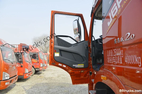 FAW Jiefang Nouveau J6P poids lourd Édition Qualité et Économie 2.0 460 ch 6X4(10 roues) tracteur routier pour matières dangereuses Cabine (