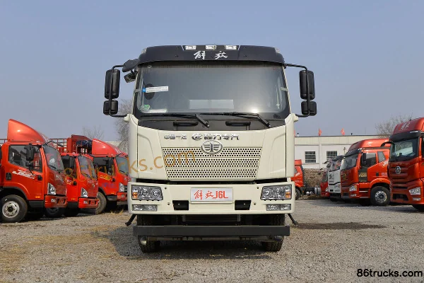FAW Jiefang J6L Medium Truck Quality Enjoy Edition 240 hp 4X2(6 wheels) Water Sprinkler Truck (Chengli Brand) Exterior (2) | 86Trucks
