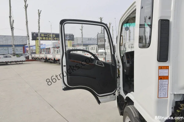 Dayun Xin Aopuli Zhongti 110 ch 4X2(6 roues) 3,85 m camion plateau à ridelles cabine demi-avancée (1) | 86Trucks