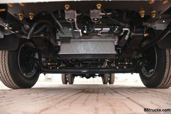 Dayun New Opuli 115 hp 4X2(6 wheels) 4.18m single-row flatbed light truck Chassis (1) | 86Trucks