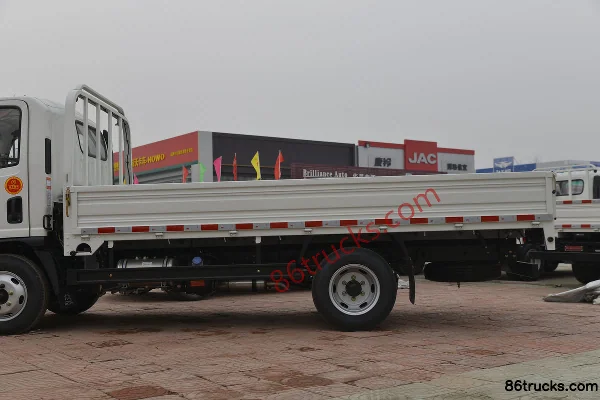 Dayun New Opuli 115 hp 4X2(6 wheels) 4.18m single-row flatbed light truck Body (2) | 86Trucks