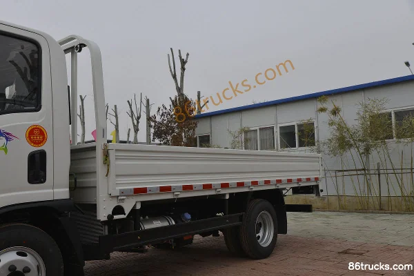 Dayun New Opuli 115 hp 4X2(6 wheels) 4.18m single-row flatbed light truck Body (1) | 86Trucks