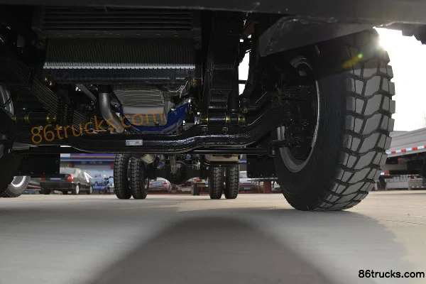 Dayun Aopuli 170hp 4X2(6 wheels) 5.2m extended-cab stake truck Chassis (3) | 86Trucks