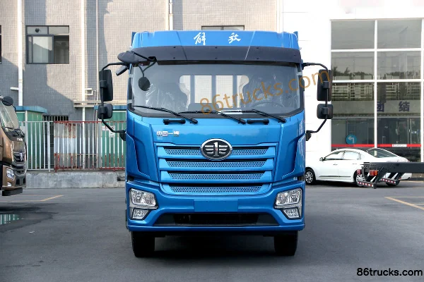 FAW Jiefang Qingdao JK6 Medium Truck 220 hp 4X2(6 wheels) 6.8m Flatbed Cargo Truck Exterior (2) | 86Trucks