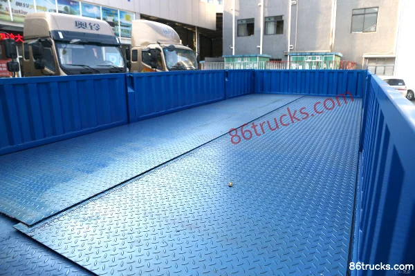 FAW Jiefang Qingdao JK6 Medium Truck 220 hp 4X2(6 wheels) 6.8m Flatbed Cargo Truck Body (2) | 86Trucks
