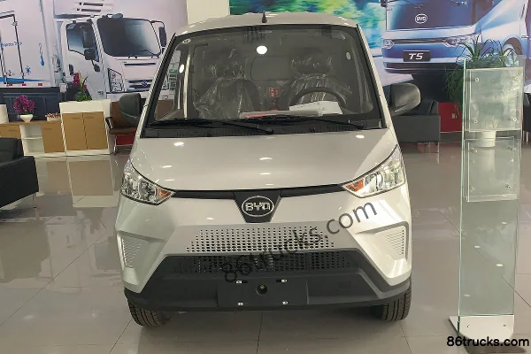 BYD V3 2.5T 4.49m pure electric van cargo truck 47.52kWh Exterior (2) | 86Trucks