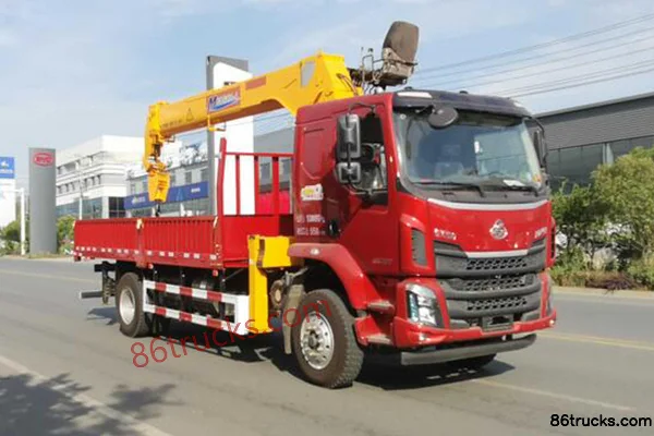 Dongfeng Liuqi Chenglong H5 200 hp 4X2(6 wheels) 5.56m Truck-mounted Crane (Haotian Xingyun Brand) Exterior