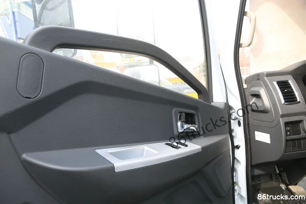 Dongfeng Kaipute K5-S Zhiyue Edition 120hp 4X2(6 wheels) 3.8m Single Row Flatbed Light Truck (China VI) Cab (2) | 86Trucks