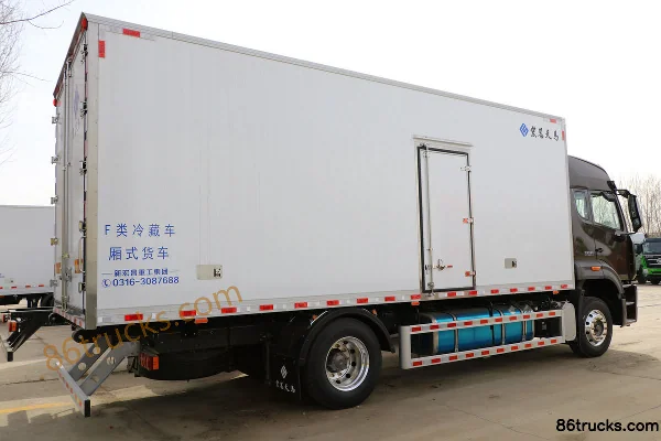 Sinotruk HOWO N5G medium truck 240hp 4X2(6 wheels) refrigerated truck (Hongchang Tianma) Exterior (3) | 86Trucks