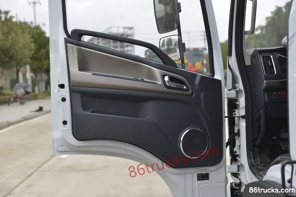 Dongfeng T3 165hp 4X2(6 wheels) 5.13m Flammable Gas Van Transport Truck (China VI) (Chengliwei Brand) Cab (2) | 86Trucks