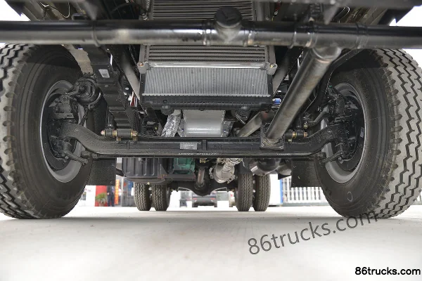 Dongfeng F5 165hp 4X2(6 wheels) green sprinkler truck (Yandi brand) Chassis (1) | 86Trucks