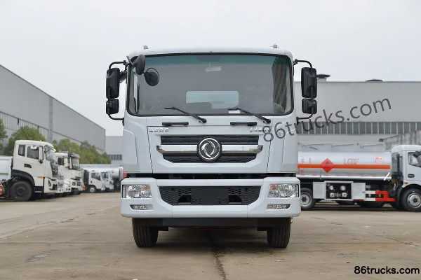 Dongfeng Duolika D9 180 hp 4X2(6 wheels) Oil Tanker (Chufei Brand) Exterior (2) | 86Trucks