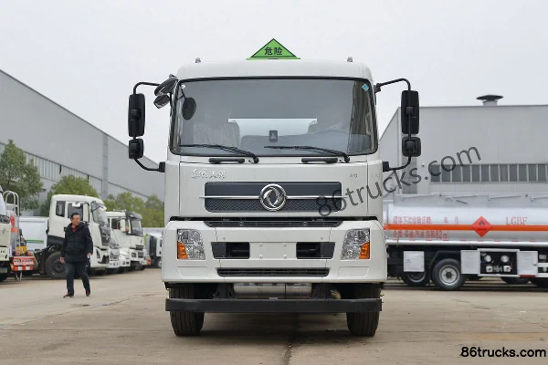 Dongfeng Commercial Vehicle Tianjin VR 190 ch 4X2(6 roues) camion citerne à carburant (marque Chufei) Extérieur (2) | 86Trucks