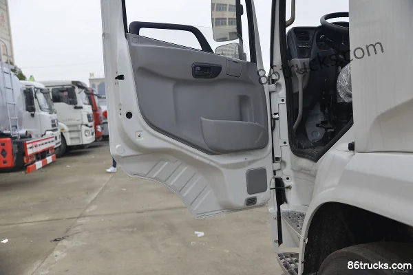Dongfeng Commercial Vehicle Tianjin VR 190 ch 4X2(6 roues) camion citerne à carburant (marque Chufei) Cabine (2) | 86Trucks
