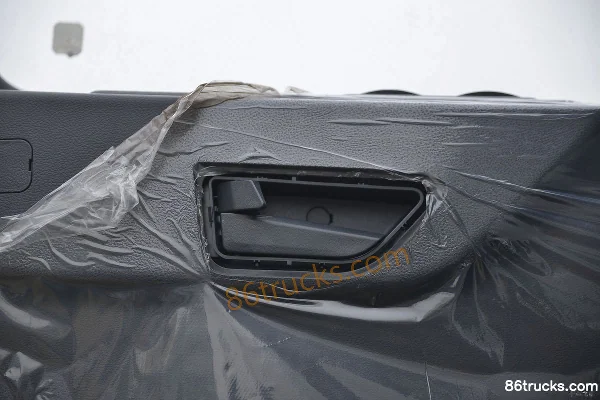 Dongfeng Duolika D9 230 hp 4X2(6 wheels) Green Sprinkler Truck (Chufei Brand) (China VI) Cab (2) | 86Trucks