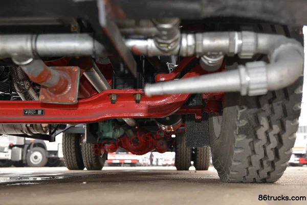 Dongfeng Duolika D9 230 hp 4X2(6 wheels) Green Sprinkler Truck (Chufei Brand) (China VI) Chassis (3) | 86Trucks