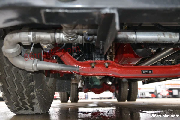 Dongfeng Duolika D9 230 hp 4X2(6 wheels) Green Sprinkler Truck (Chufei Brand) (China VI) Chassis (2) | 86Trucks