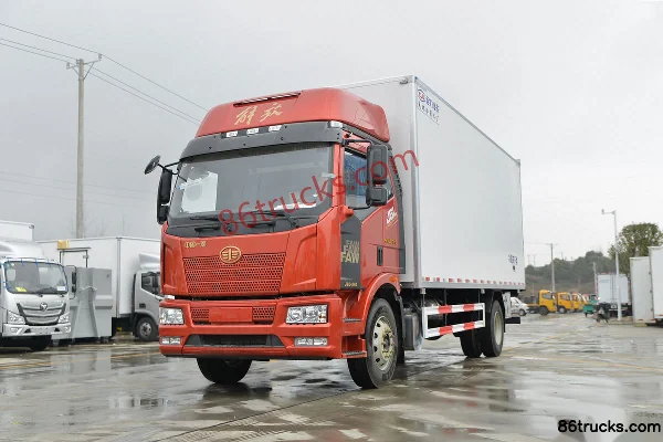 FAW Jiefang J6L 240 hp 4X2(6 wheels) 6.8m Refrigerated Truck (Chengliwei Brand) Exterior (3) | 86Trucks