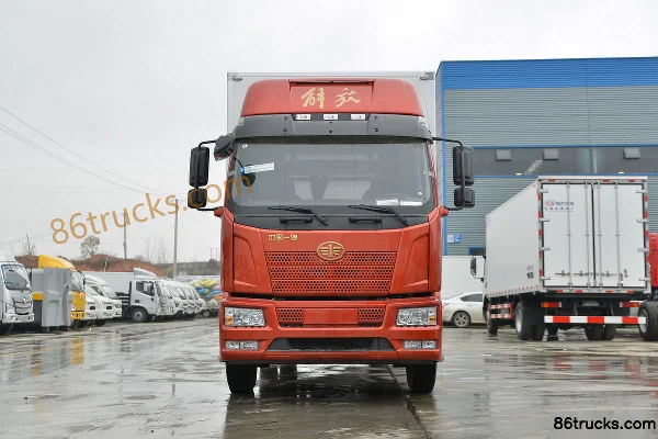 FAW Jiefang J6L 240 hp 4X2(6 wheels) 6.8m Refrigerated Truck (Chengliwei Brand) Exterior (2) | 86Trucks