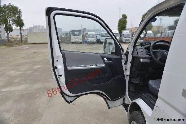 Foton View G7 129 hp 4X2(6 wheels) Refrigerated Truck (Chengliwei Brand) Cab (1) | 86Trucks