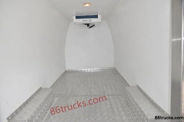 Foton View G7 129 hp 4X2(6 wheels) Refrigerated Truck (Chengliwei Brand) Body (2) | 86Trucks