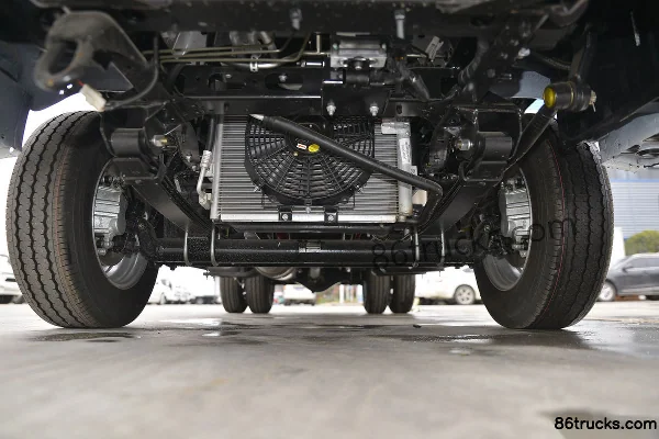 Yuejin Fuyun S80 113 hp 4X2(6 wheels) 3.55m Refrigerated Truck Cab (1) | 86Trucks