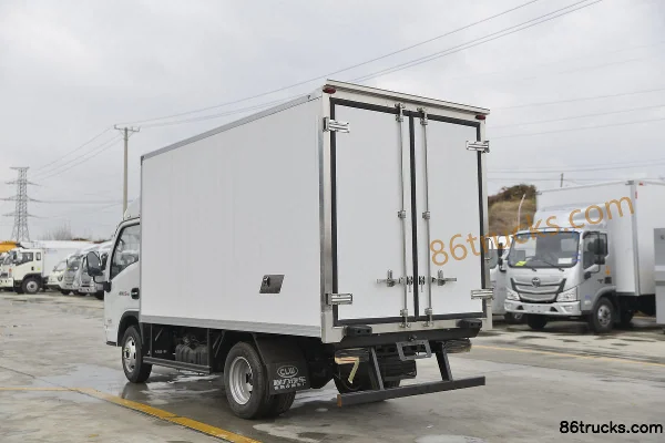 Yuejin Fuyun S80 113 hp 4X2(6 wheels) 3.55m Refrigerated Truck Body (3) | 86Trucks
