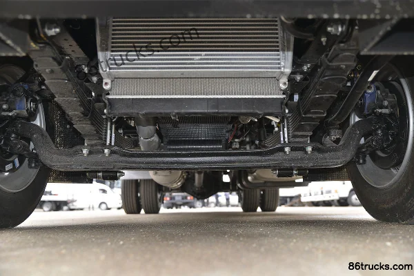 JAC Shuailing Q7 160 ch 4X2(6 roues) camion frigorifique 5,175 m Châssis (1) | 86Trucks