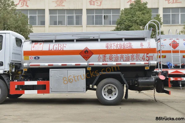 Dongfeng Duolika D6 115hp 4X2(6 wheels) Fuel Tanker Truck (Chufei Brand) Body (2) | 86Trucks