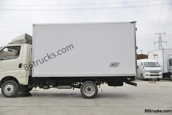 Feidi Auto Ditu GX 112 hp 4X2(6 wheels) 3.5 m Refrigerated Truck Body (2) | 86Trucks